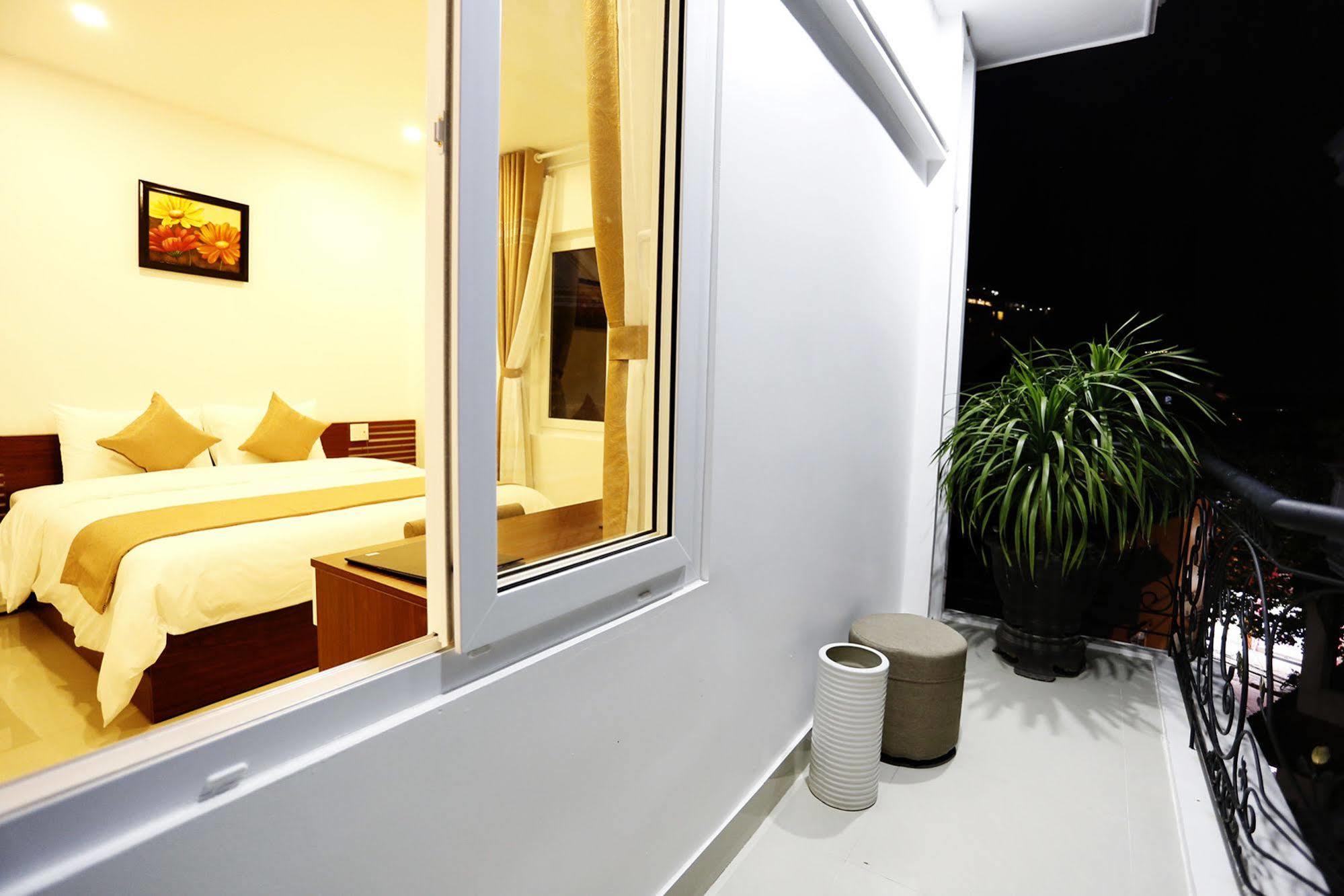 Moon & Sun Hotel Hue Luaran gambar